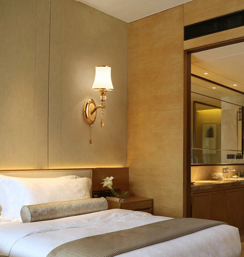 Nordische Wandlampe mit Schalter – Moderne LED-Wandleuchte für Schlafzimmer & Wohnzimmer | Glaslampenschirm | Warmes Ambiente-Licht