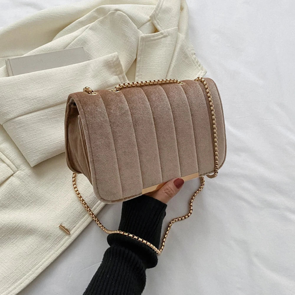 Elegante Samt-Crossbody-Tasche mit Kettenriemen