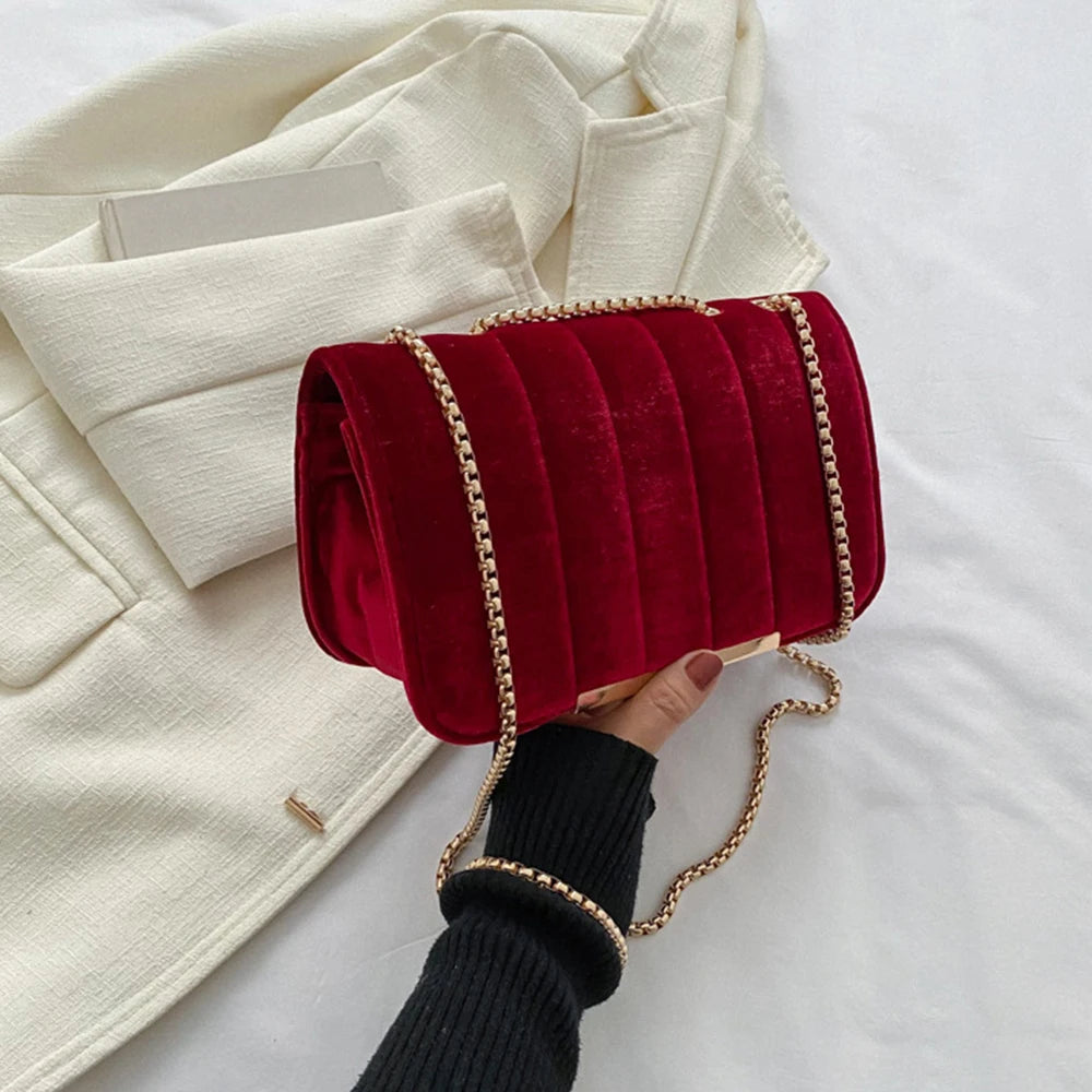 Elegante Samt-Crossbody-Tasche mit Kettenriemen