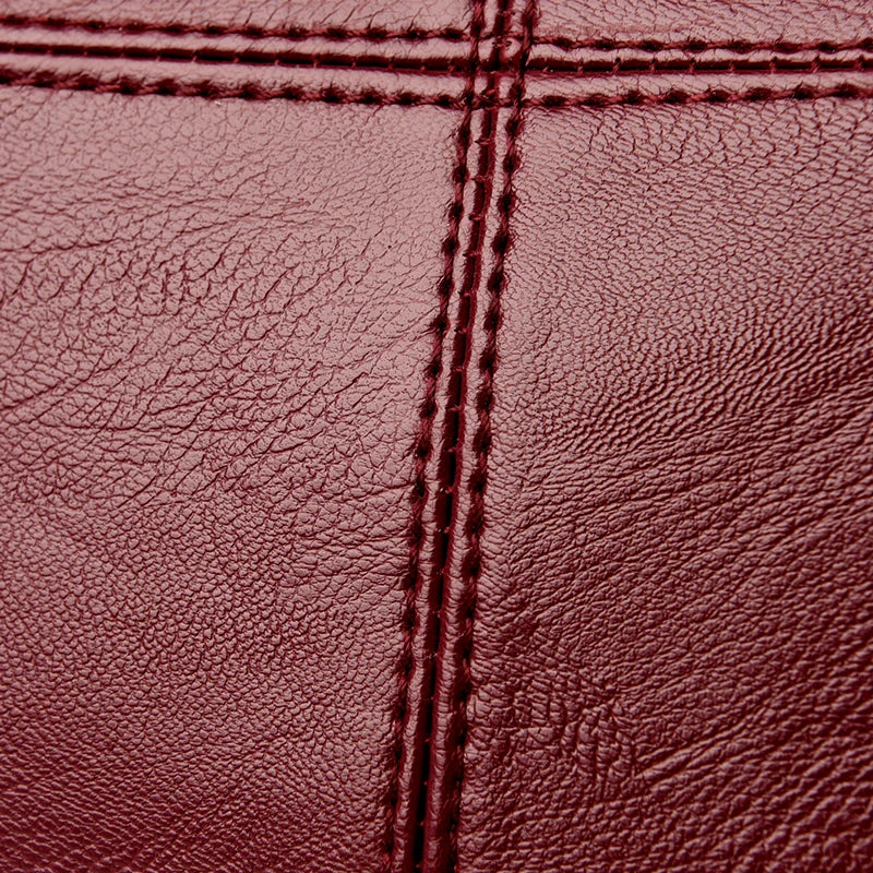 Stilvolle, kleine Umhängetasche mit edlem Finish – perfekt für Alltag, Shopping und Reisen.