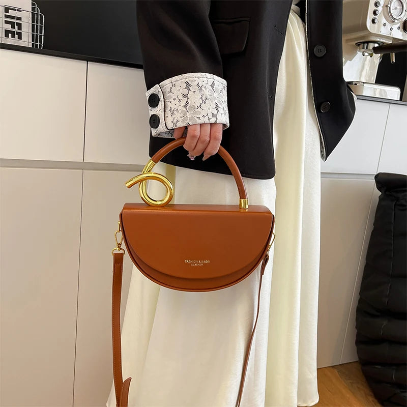 Elegante Damen Umhängetasche – Zeitlose Crossbody-Tasche mit Golddetails, kompakt & stilvoll