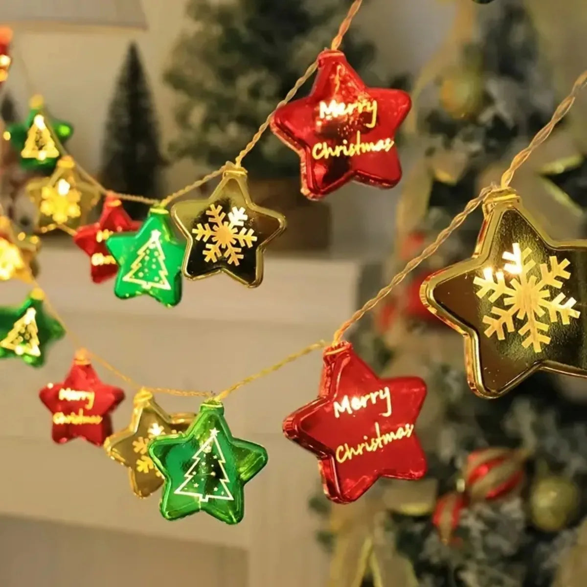 Weihnachtliche LED-Lichterkette – Tannenbäume, Sterne & Rentiere (10/20 Stück)