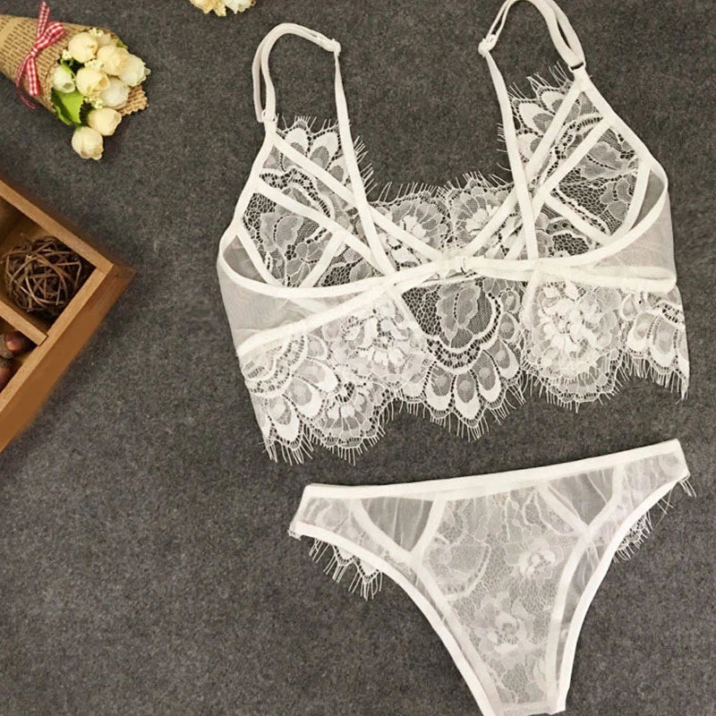 Luxuriöses Spitzen-Dessous-Set „Pure Romance“ – Transparentes Design mit floraler Stickerei