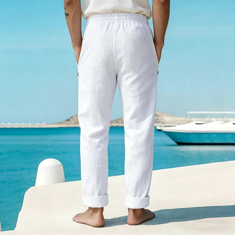 Herren-Freizeithose mit Kordelzug in Weiß, Rückenansicht