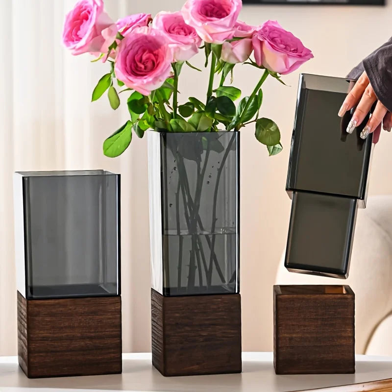 Elegante Acrylvase im Nordic-Design mit Holzsockel – Moderne Wohnraumdekoration