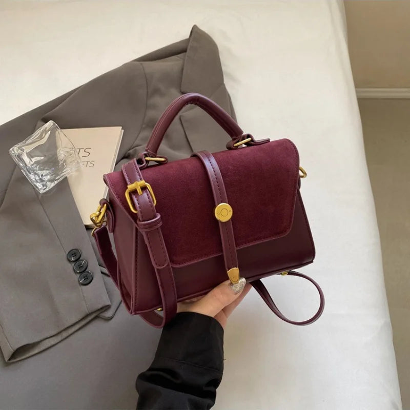 Elegante Damen Crossbody Tasche mit Klappe & Goldakzenten