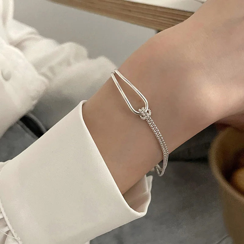 Elegantes Silberarmband mit geometrischem Design