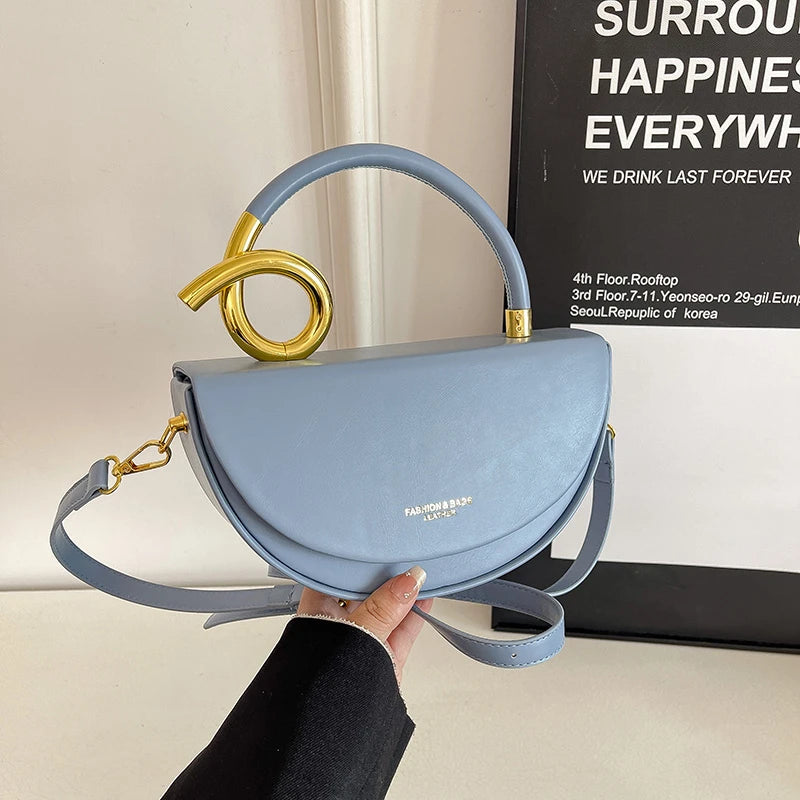 Elegante Damen Umhängetasche – Zeitlose Crossbody-Tasche mit Golddetails, kompakt & stilvoll