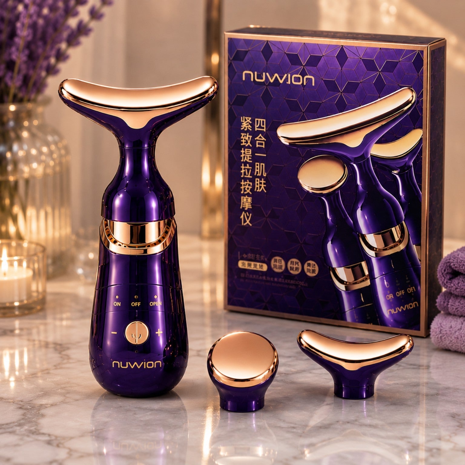 GlowLift Gesichtsmassagegerät in Lila mit drei austauschbaren Aufsätzen